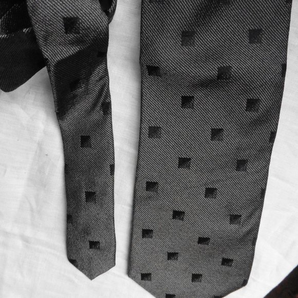 Haggar Collections Necktie. Silk. Dark Steel Gray with small Black Squares. - Picture 2 of 4